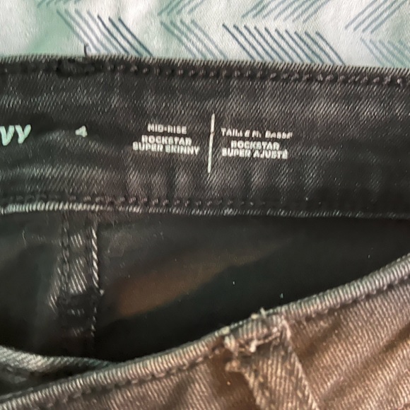 Old Navy Mid-Rise Rockstar Super skinny black jeans - Picture 5 of 6